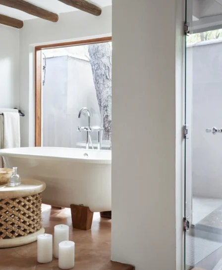 Sanctuary Chobe Chilwero bath room
