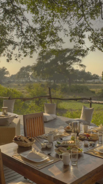 Jackalberry Treehouse dining & living