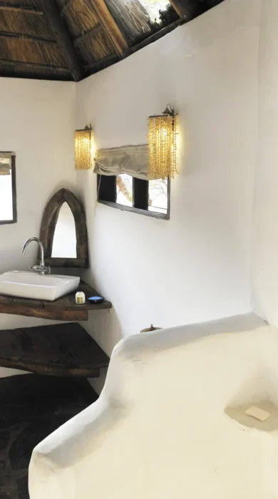 Kaingo Bathroom 1
