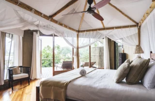 King guest bedroom, Anabezi, Zambia