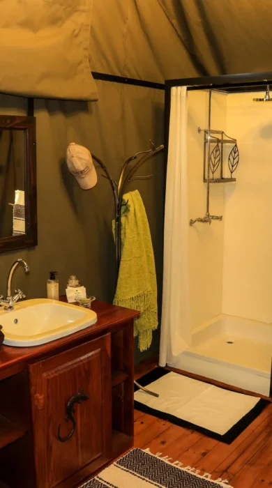 Saddlebill bathroom, Bomani Tented Lodge, Hwange, Zimbabwe