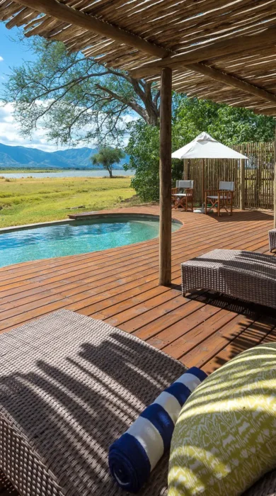 Poolside, Ruckomechi, Mana Pools NP, Zimbabwe