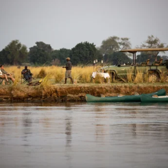 Canoe, Little Ruckomechi, Mana Pools, Zimbabwe