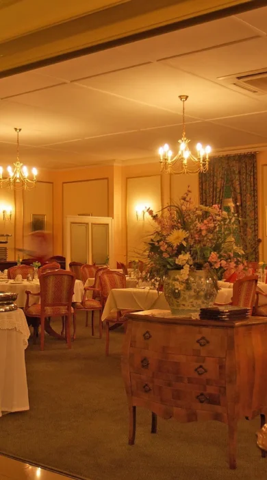 hotel restaurant