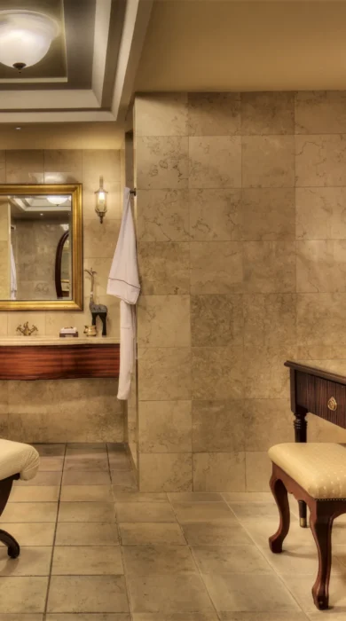 TRMA Colonial Ocean Front Suite Bathroom MK1309