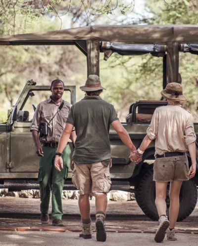 Couple safari africa