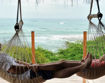 Relaxing_at_beachbar-Mozambique