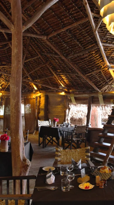Che Shale Dining Room