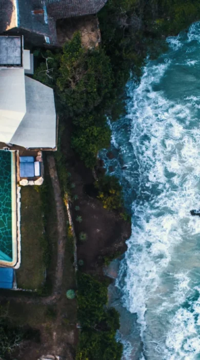 10 Aeriel view of Cliff Villa
