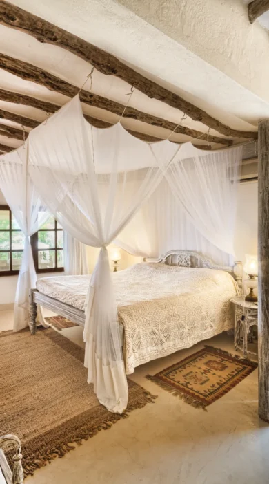 07 Alfajiri Cliff Bedroom middle
