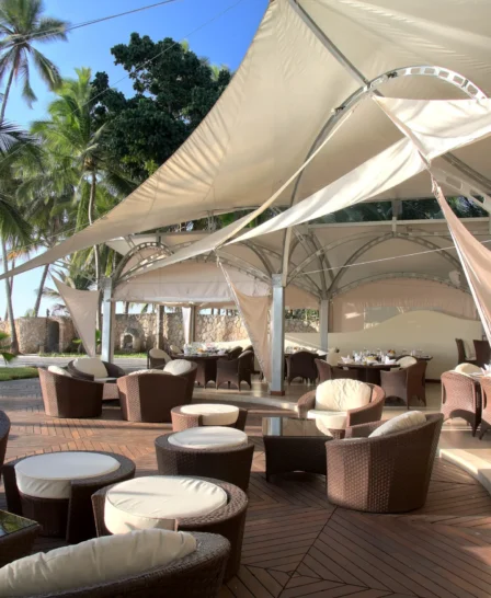 Sails Beach Bar & Restaurant 2