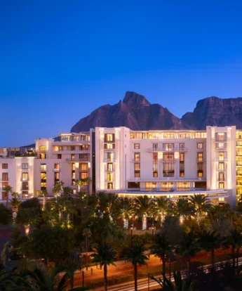 407 OO Cape Town Exterior Night