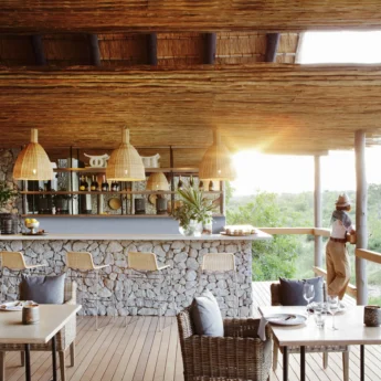 Londolozi Granite Suites Bar