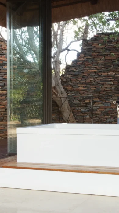 Molori safari lodge bathroom