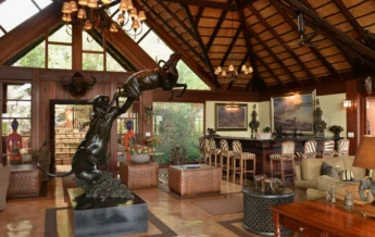 Lounge Bar