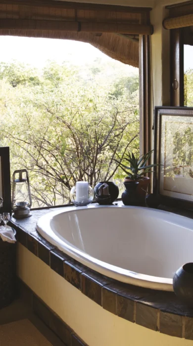 Tuningi suite bathroom 01