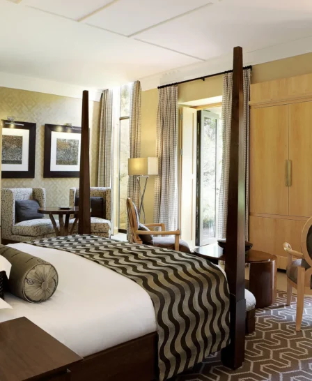 SaxonExecutiveLuxuryRoomBedroom1