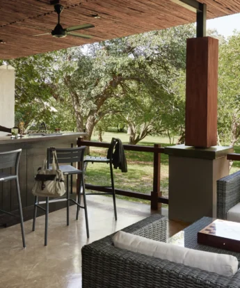 Sanctuary Chobe Chilwero bar